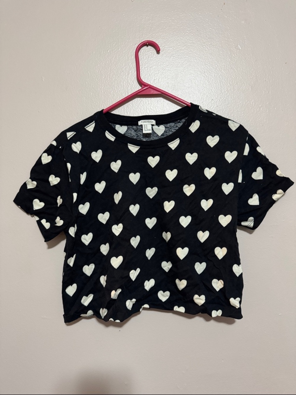 Forever 21 Black Heart-Print women’s cropped Tee
